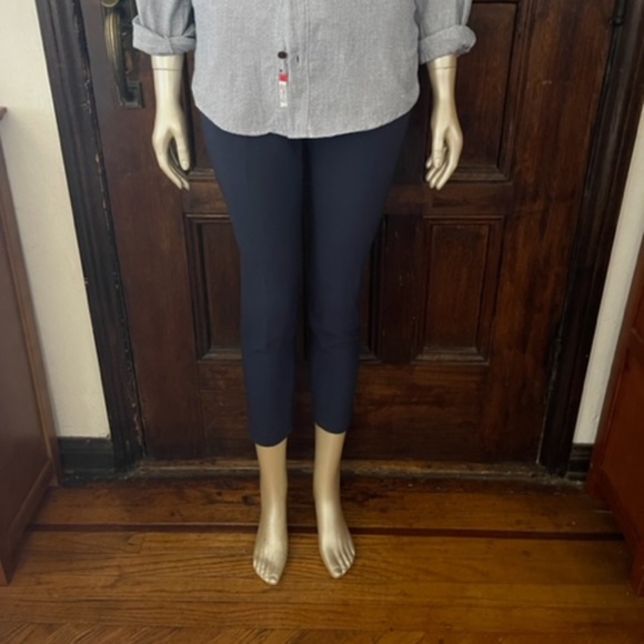 Sisley Dark Blue Capri Pants, Size 4 - Picture 3 of 5